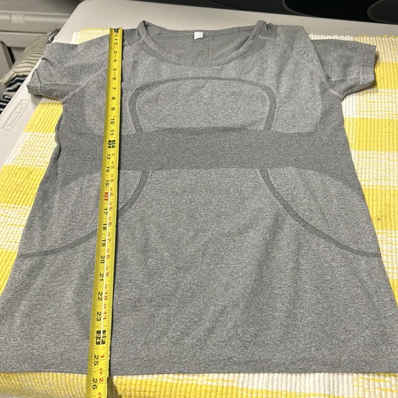 Lululemon Swiftly Tech Short Sleeve Shirt Sz 10 Gray - Picture 12 of 13